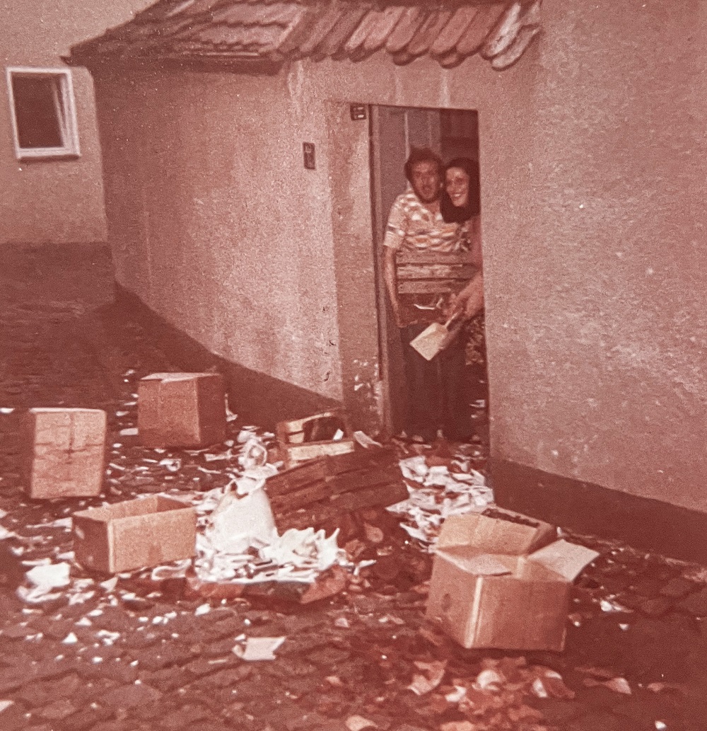 Polterabend-Szene 1975